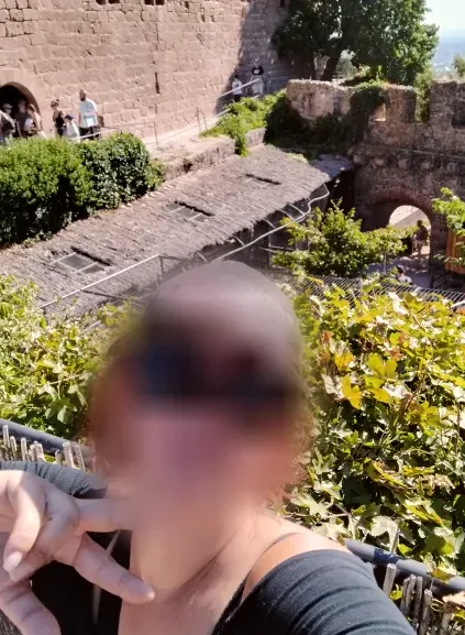 Emina, 38