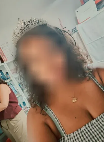 Yasmin, 37